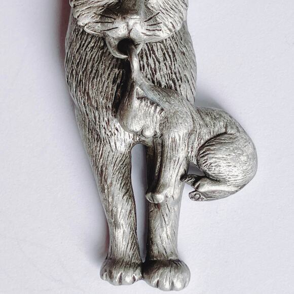 VTG JJ Pewter Cat Brooch Mother Carrying Kitten, Articulated & Dangling - Picture 4 of 10